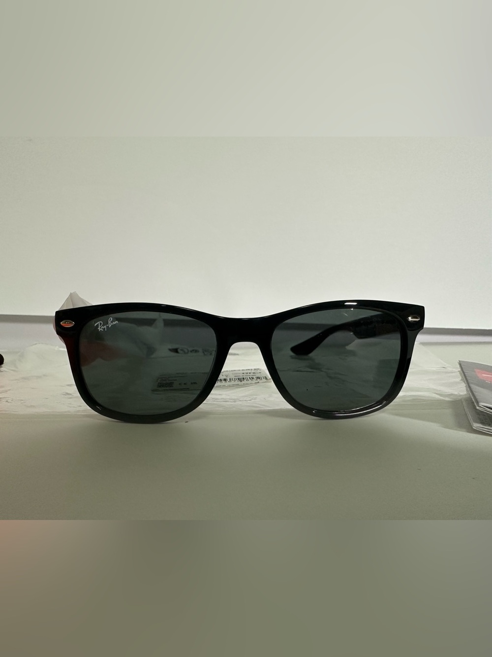 Ray-Ban New Wayfarer Junior 
RB9052